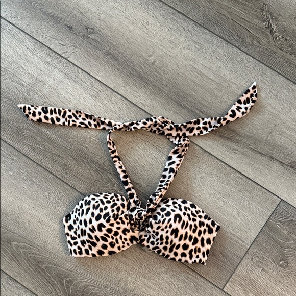 Pink Victoria’s Secret animal print bikini top small - Picture 1 of 4